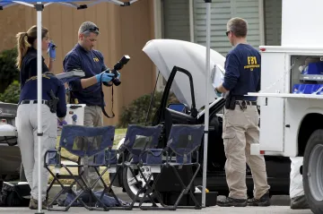 Byli vrazi ze San Bernardina islámští teroristé? Farook si psal s extremisty