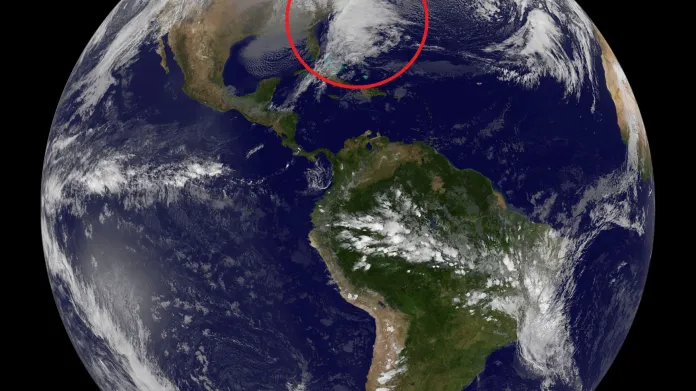 Bouře Jonas ze satelitního snímku NASA