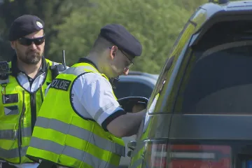 Kontroly na dálnicích: Na D1 policisté měří rychlost, na D2 je zajímají kamiony