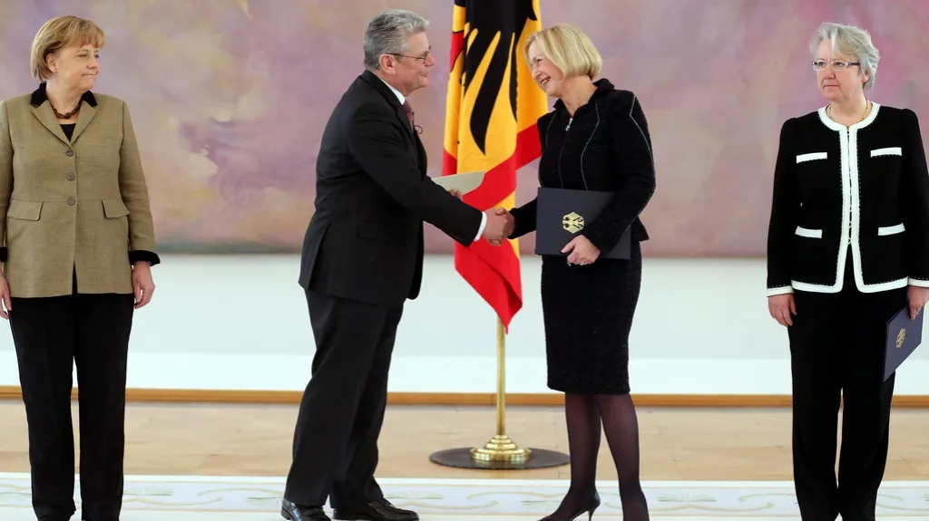 Joachim Gauck jmenoval novou ministryni školství