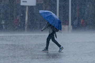 Deštivé počasí vydrží do soboty, po víkendu se oteplí