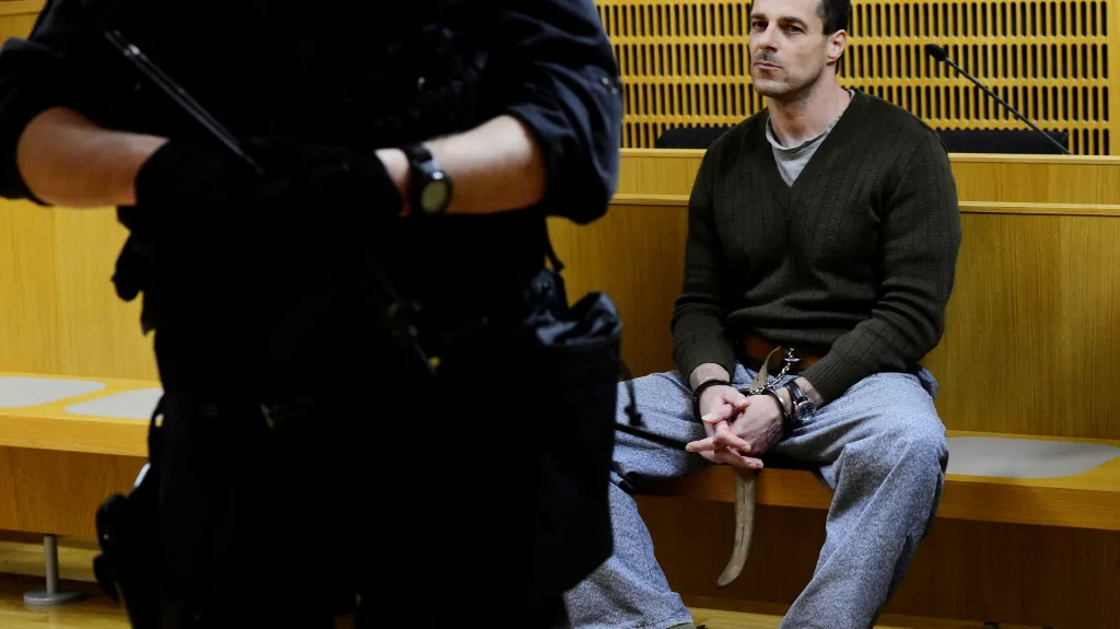 Vězeň Jan Novák v listopadu 2014 utekl z pražské Thomayerovy nemocnice