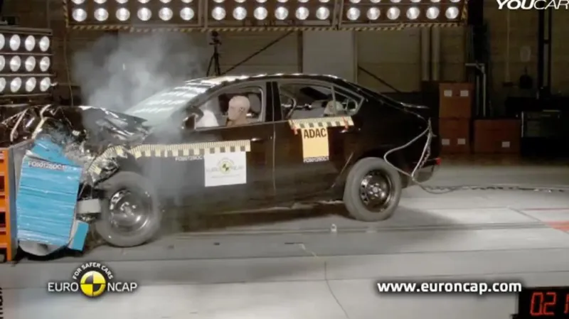 Nárazové testy se obvykle provádějí při 64 km/h