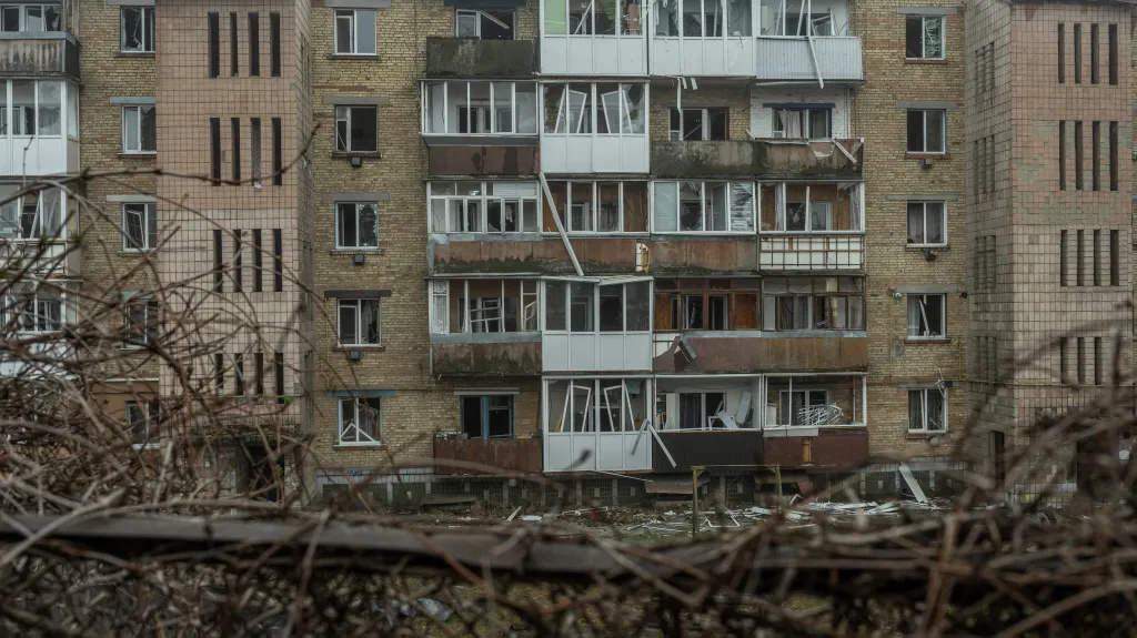 Následky ruské agrese ve městě Makariv