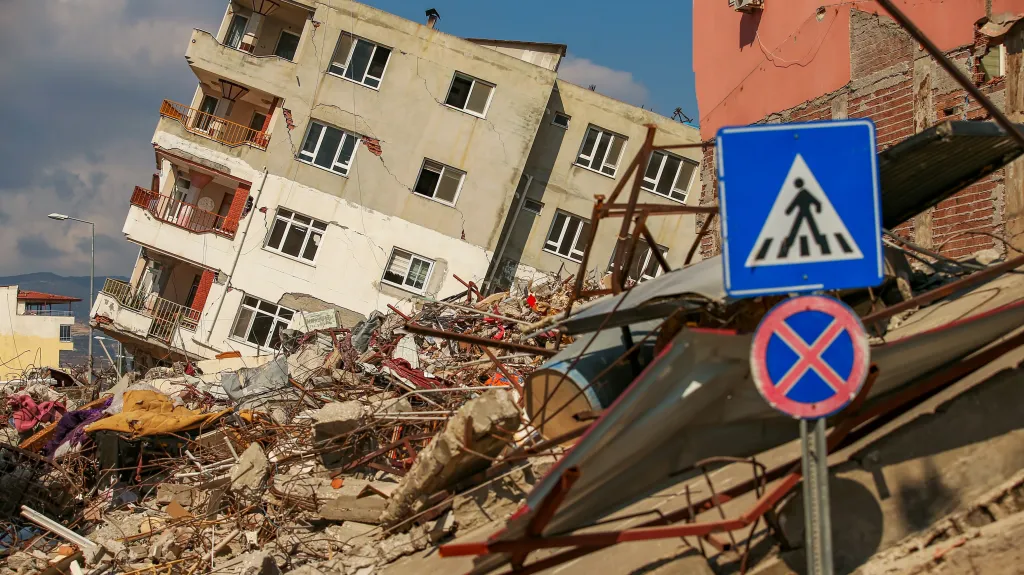 Následky zemětřesení z počátku února v tureckém městě Samandag