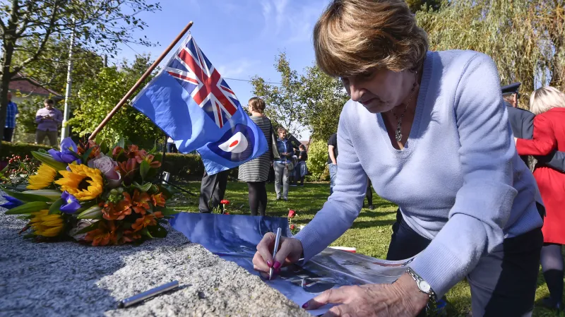 Vzpomínky se zúčastnila i Kuttelwascherova dcera Vee Darlingtonová