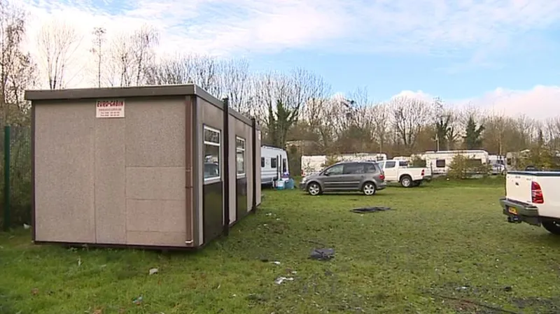 Romské děti kočovníků učí ve Francii zdarma