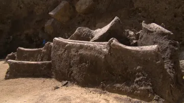 Archeologové našli jen polovinu kostry