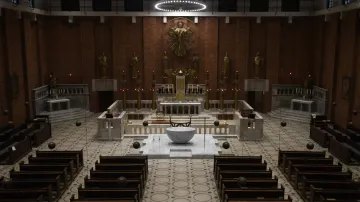 Nový oltář v kostele  Nejsvětějšího srdce Páně