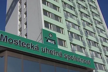 V kauze Mostecké uhelné tento týden vypovídá sedm exministrů, spolu s nimi i Zeman