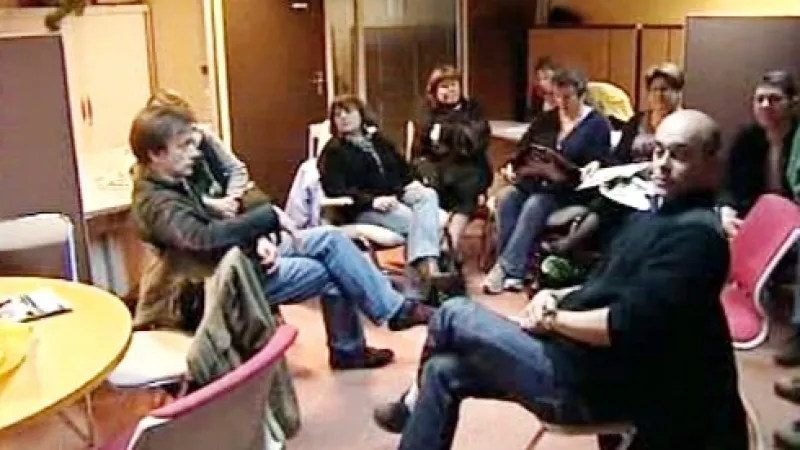 Zaměstnanci farmaceutické továrny u francouzského Orleansu od včerejška zadržují svého manažera.