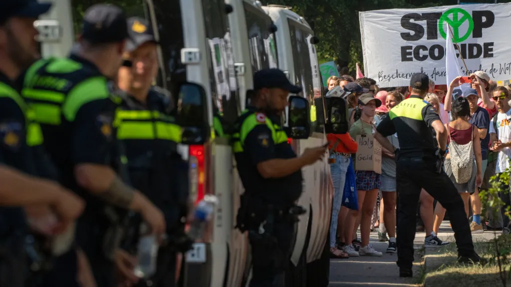 Protest skupiny Extinction Rebellion v nizozemském Haagu
