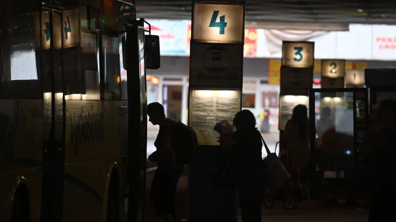 Zastaralé osvětlení nádraží nahradí nová LED světla