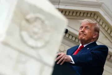 Trump si myslí, že je Bůh, říká historik Snyder