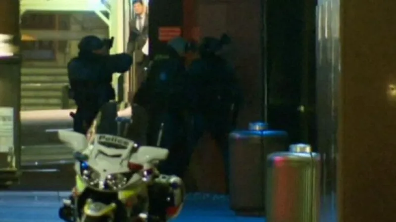 Drama v Sydney bez komentáře: Výbuchy a střelba, dosud nezveřejněné záběry