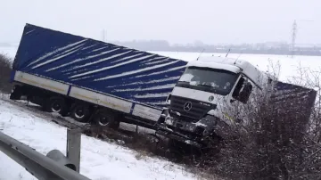 Nehoda kamionu na dálnici D2 skončila tragicky