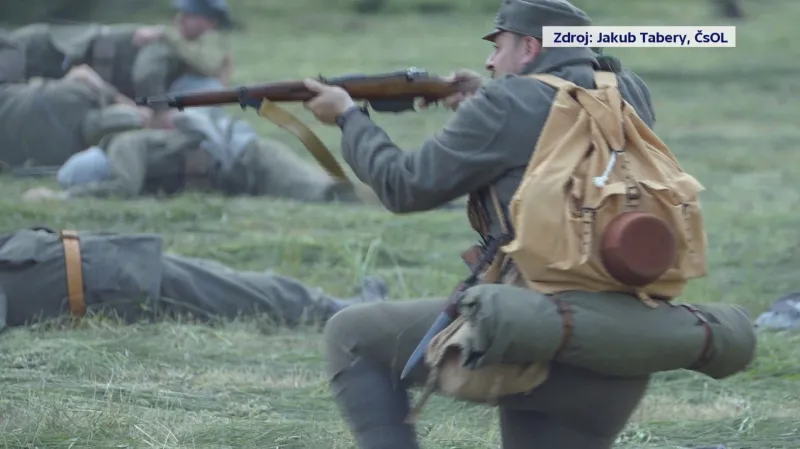 Rekonstrukce bojů z československo-maďarské války ve slovenské obci Hronská Dúbrava