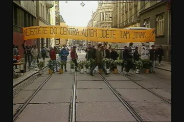 30 let zpět: Den bez aut příliš kladných reakcí nevyvolal