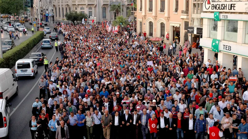 Demonstrace za oběti důlního neštěstí v Izmiru