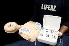 Policisté a záchranáři častěji využívají přenosné defibrilátory. Jsou už i v Adršpašských skalách