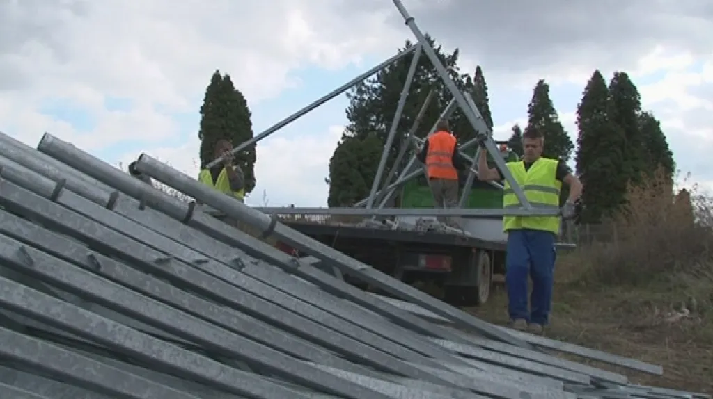Z Ráječka mizí kontroverzní solární elektrárna