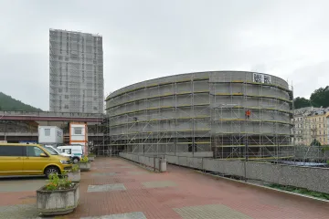 Hotel Thermal se po rekonstrukci znovu otevírá, modernizace ale ještě nekončí