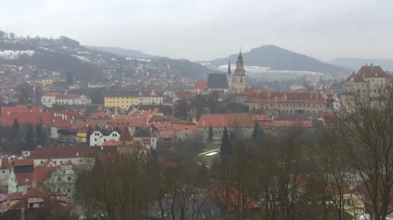 Pohled od hotelu na historické centrum města
