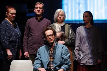 Recenze: Laboratoř intimity zkoumá lásku a informace