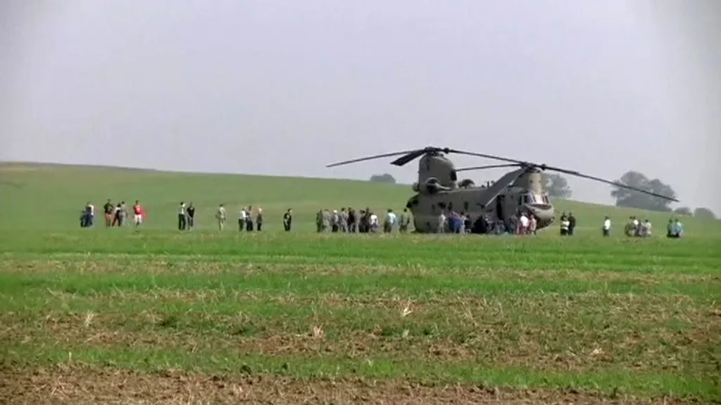 U polské vesnice Gruta omylem přistály americké vojenské vrtulníky