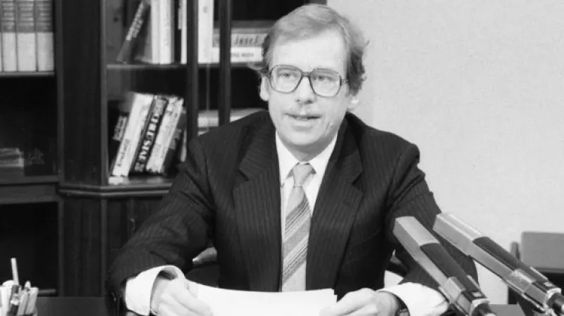 Sestřih novoročního projevu Václava Havla z roku 1990