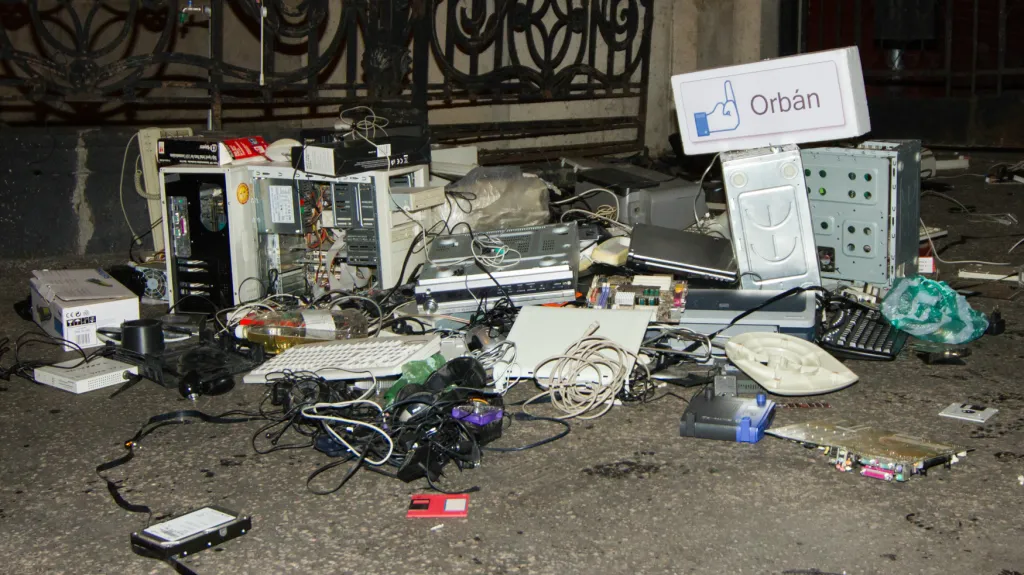 Maďarské protesty proti zdanění internetu