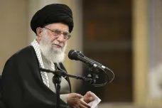 Chameneí vyzývá k nápravě škod napáchaných Američany