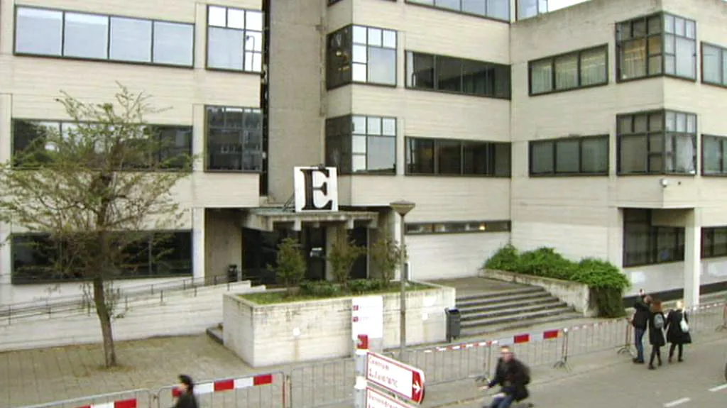 Budovu soudu v Amsterdamu poškodil výbuch