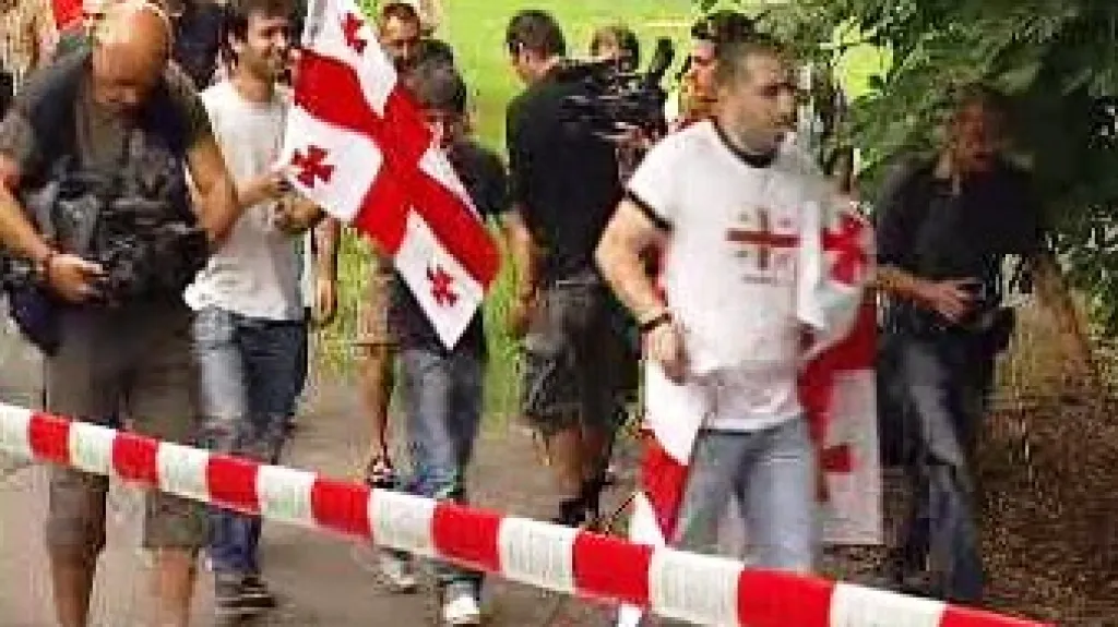 Gruzínci demonstrují v Praze