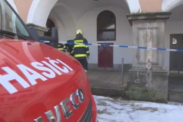 Ve sklepě domu v centru Trutnova se zřítil strop. Evakuovaní lidé se už mohou vrátit