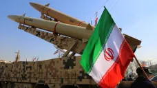 Íránské rakety vystavené během oslav 45. výročí islámské republiky