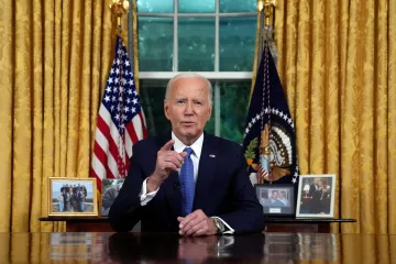 Obrana demokracie je důležitější než funkce, řekl Biden k ukončení kandidatury