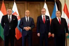 Krizi V4 přečkala, zní po pražském jednání. Na formě podpory pro Ukrajinu se ale premiéři neshodli