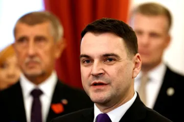 Česko přesměruje peníze do programu na zbraně pro Ukrajinu, oznámil Macinka