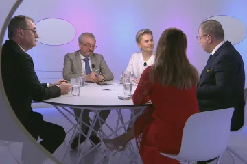 Okamura v čele sněmovny je reputační riziko, varuje Šebelová. Dodržujeme dohody, tvrdí Šťastný