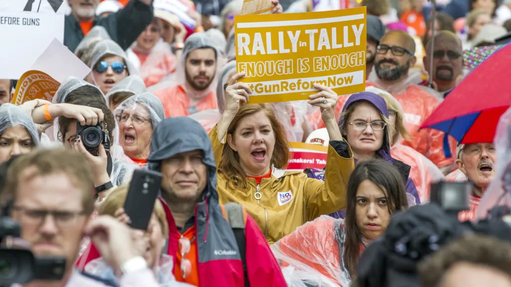 Protesty proti zbraním v USA