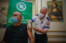 Vakcína Pfizeru brání i přenosu covidu, naznačují první data z Izraele