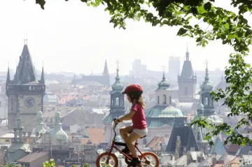 Přichází jaro v zimě. Teploty se mohou přiblížit osmnácti stupňům