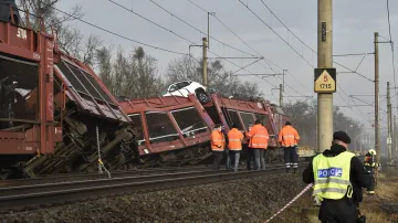Srážka dvou nákladních vlaků na Zlínsku