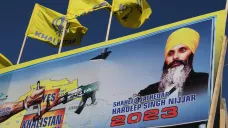 Billboard s podobiznou zavražděného předáka sikhské komunity