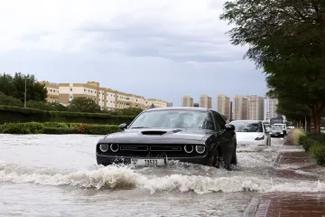 Dubaj zasáhly extrémní přívalové deště. Za pár hodin napršelo tolik, co běžně za rok