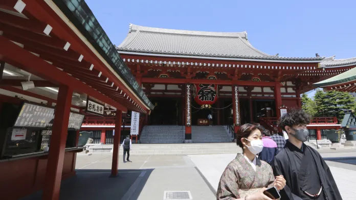 Chrám Sensó-dži patří k nejnavštěvovanějším v Tokiu. Za stavu nouze ho navštěvují pouze místní.