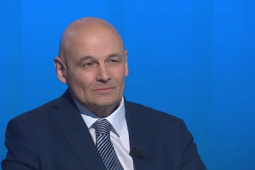 S přípravami na zavedení eura bych začal. Podívejme se na prognózy, míní Dědek