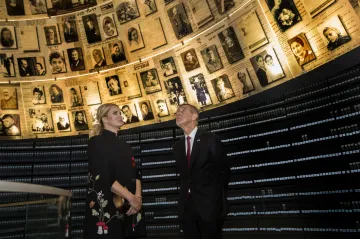 Babiš navštívil jeruzalémský památník Jad vašem. Zajímal se také o inovace