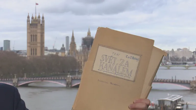 Komunistickou cenzurou zakázaný rukopis knihy Svět za kanálem